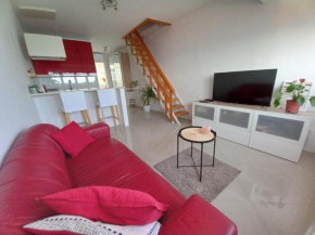 Sea View Apartment - Sunny day